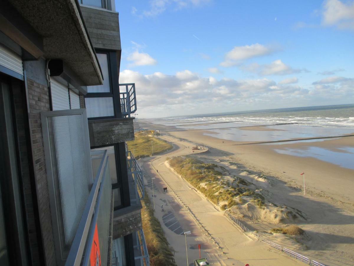 Studio On The Beach With Sea View Middelkerke Exterior photo