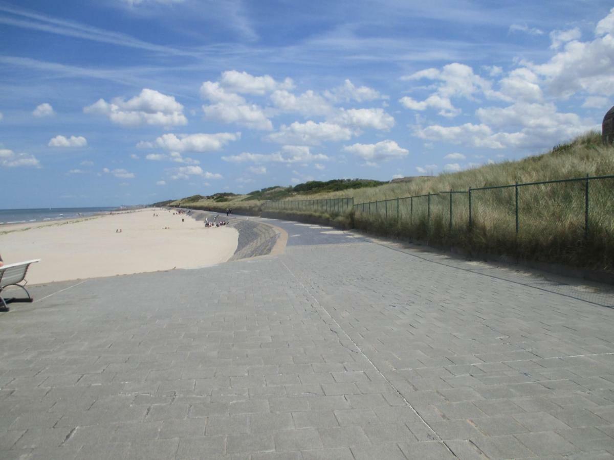 Studio On The Beach With Sea View Middelkerke Exterior photo